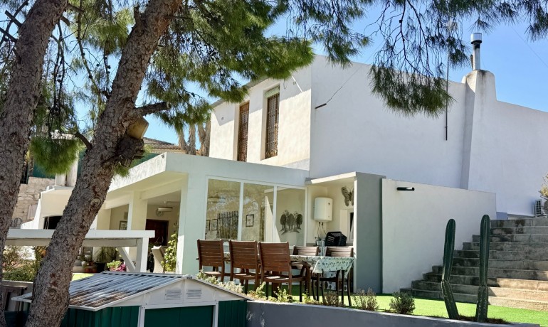 Herverkoop - Villa -
Elche* - Center