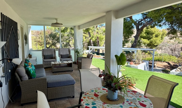 Herverkoop - Villa -
Elche* - Center