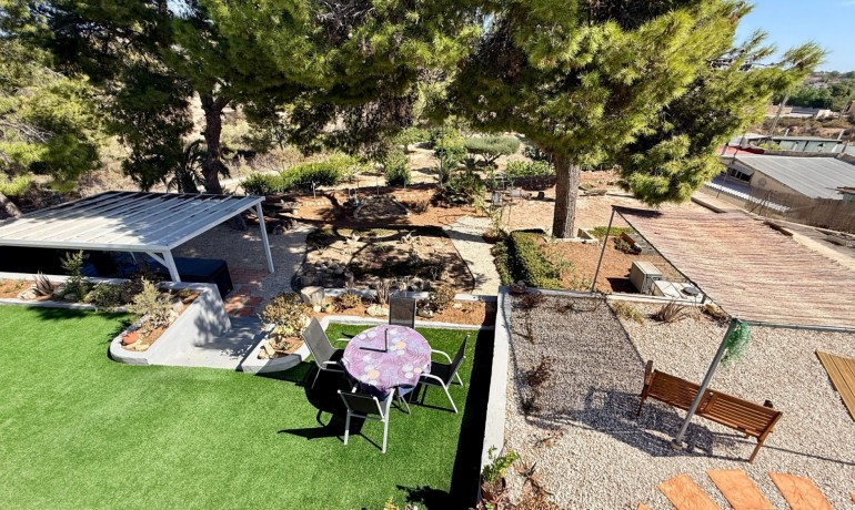 Herverkoop - Villa -
Elche* - Center