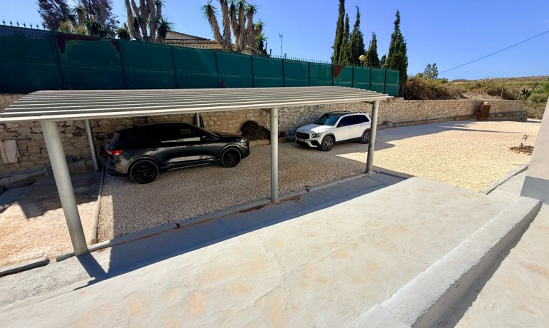 Herverkoop - Villa -
Elche* - Center