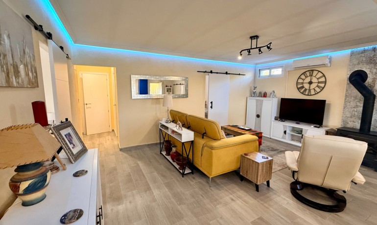 Herverkoop - Villa -
Elche* - Center