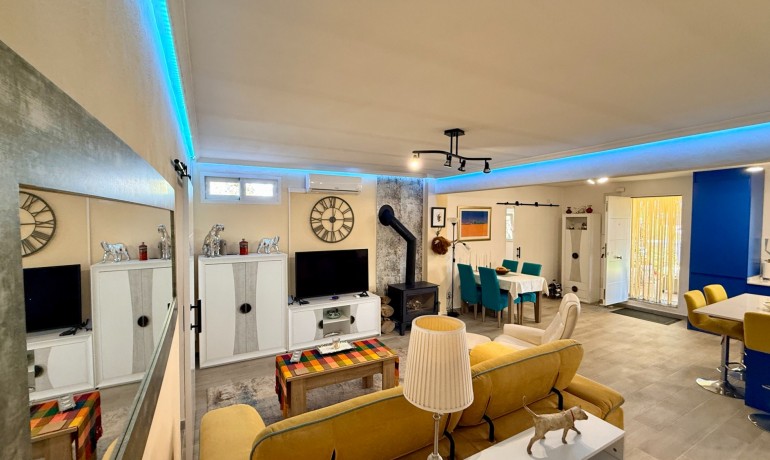 Herverkoop - Villa -
Elche* - Center