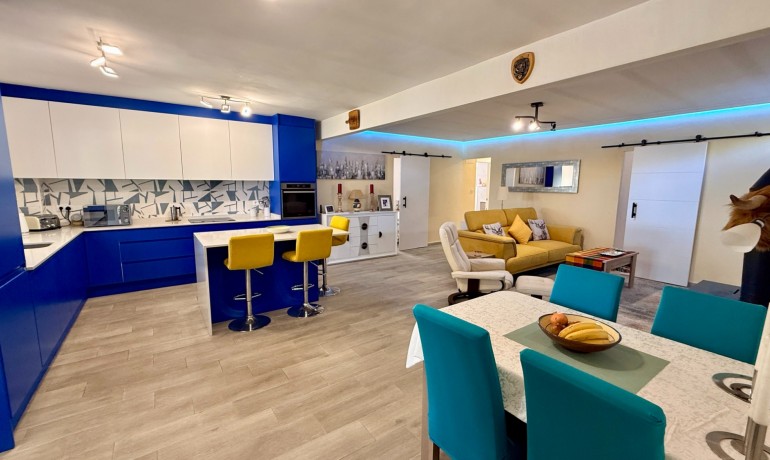 Herverkoop - Villa -
Elche* - Center