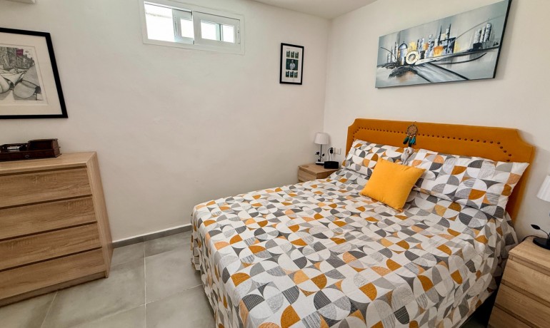 Herverkoop - Villa -
Elche* - Center