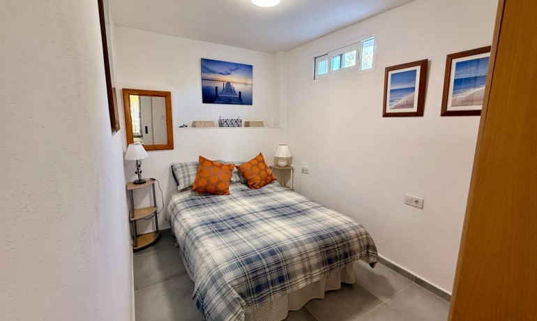 Herverkoop - Villa -
Elche* - Center