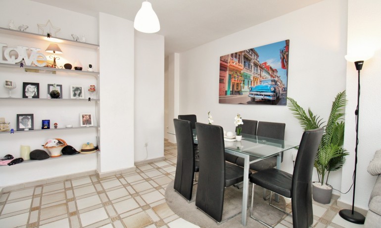 Venta - Apartamento / piso -
Villamartin