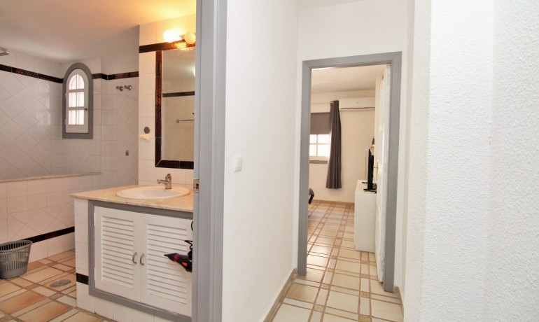 Venta - Apartamento / piso -
Villamartin