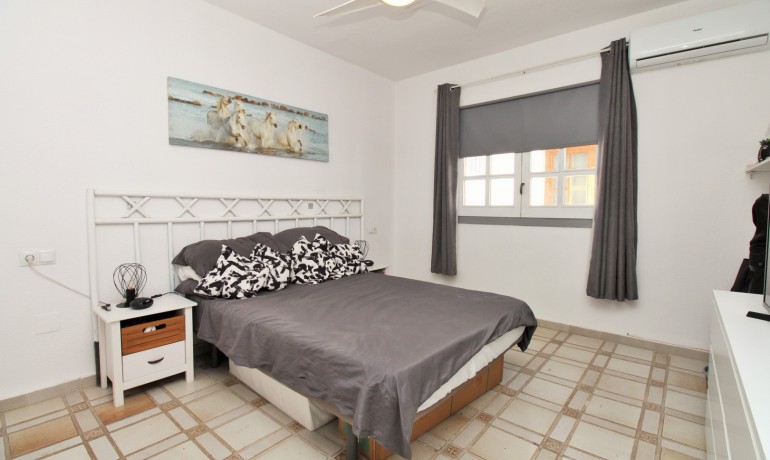 Venta - Apartamento / piso -
Villamartin