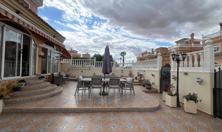 Venta - Villa -
Algorfa