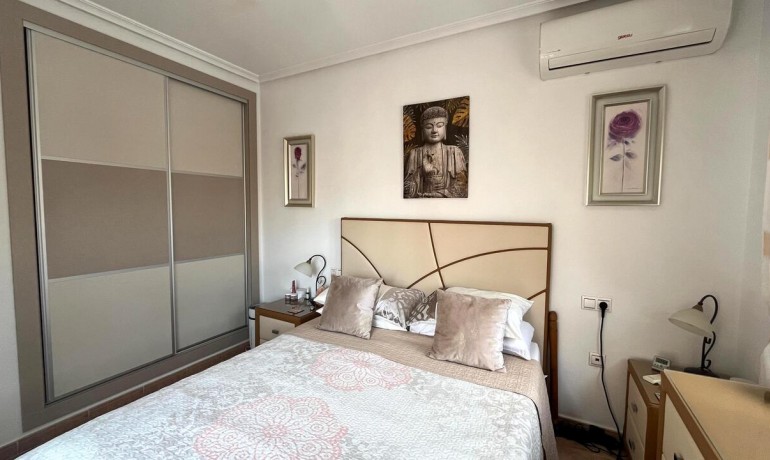 Venta - Villa -
Algorfa