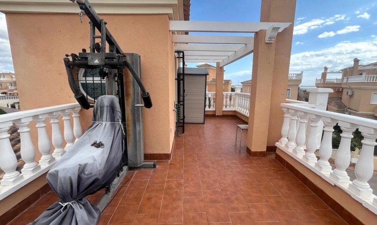 Venta - Villa -
Algorfa