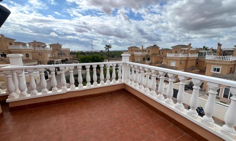 Venta - Villa -
Algorfa