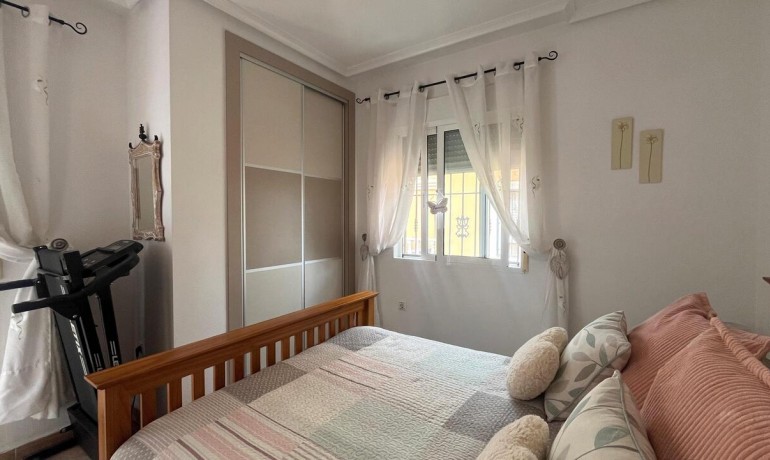 Venta - Villa -
Algorfa