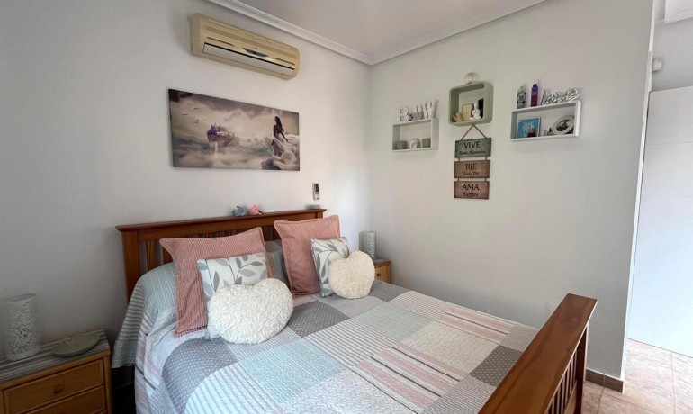 Venta - Villa -
Algorfa