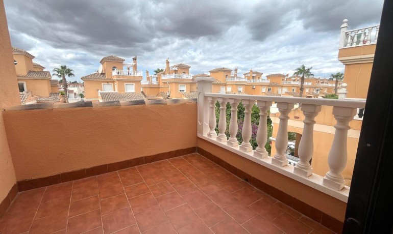 Venta - Villa -
Algorfa