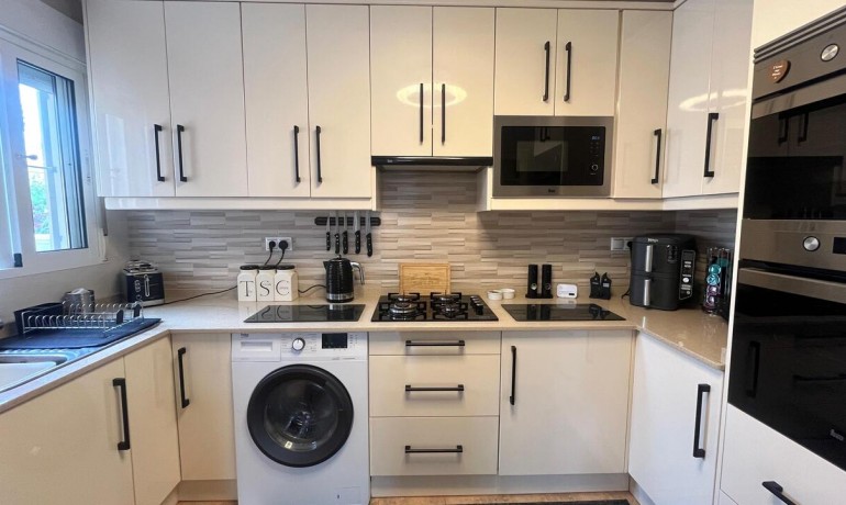 Venta - Villa -
Algorfa