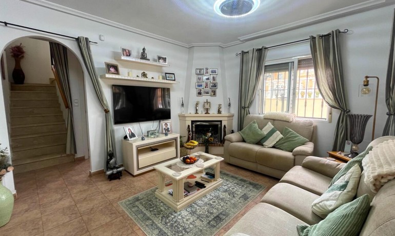 Venta - Villa -
Algorfa