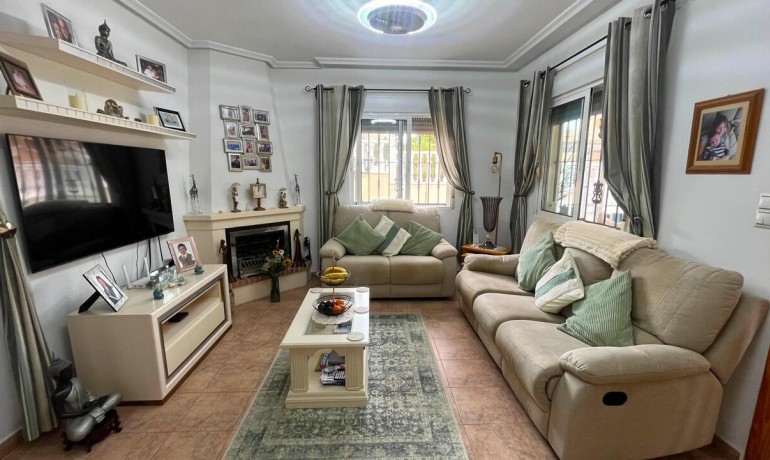 Venta - Villa -
Algorfa