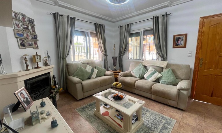 Venta - Villa -
Algorfa