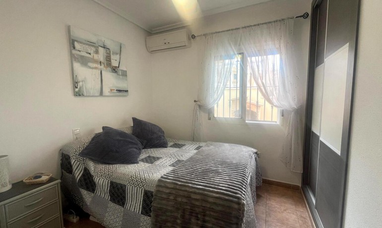 Venta - Villa -
Algorfa