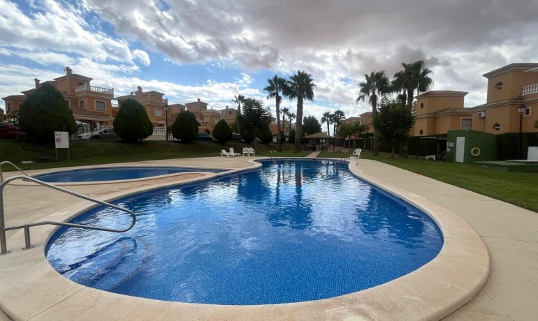 Venta - Villa -
Algorfa