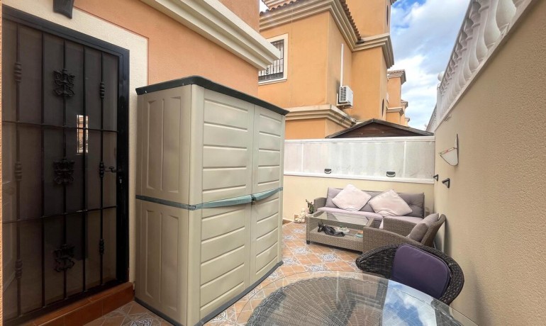 Venta - Villa -
Algorfa