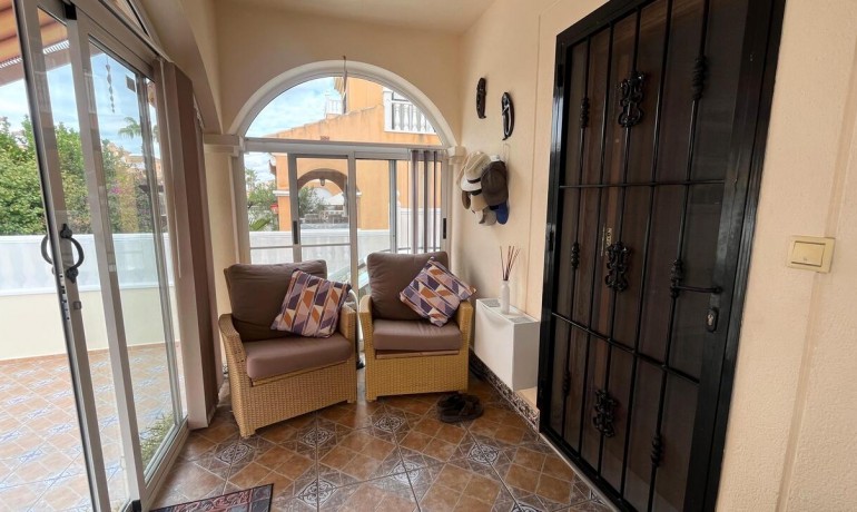 Venta - Villa -
Algorfa