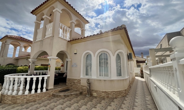 Sale - Villa -
Algorfa* - Algorfa