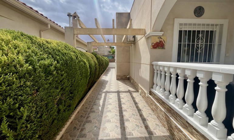 Sale - Villa -
Algorfa* - Algorfa