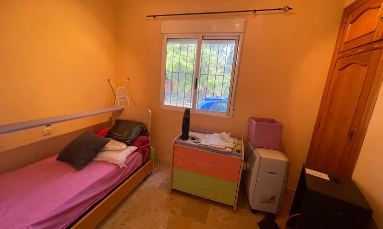 Herverkoop - Finca Country Property -
Albatera