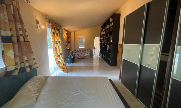 Herverkoop - Finca Country Property -
Albatera