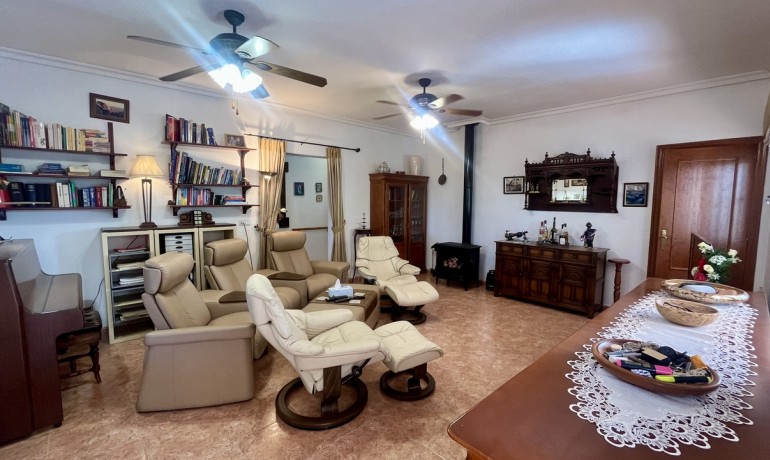 Sale - Villa -
Orihuela* - Orihuela