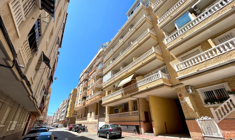 Herverkoop - Appartement / Flat -
Torrevieja* - Centro
