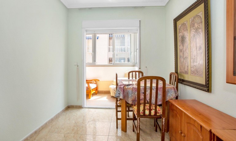 Herverkoop - Appartement / Flat -
Torrevieja* - Centro