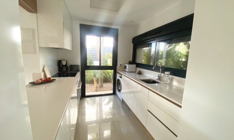 Herverkoop - Villa -
Cuidad Quesada* - Doña Pepa