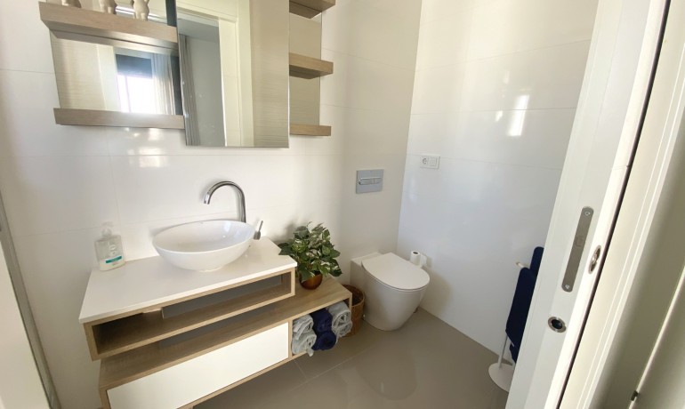 Herverkoop - Villa -
Cuidad Quesada* - Doña Pepa