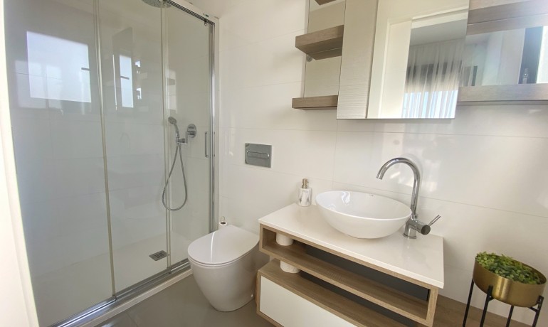 Herverkoop - Villa -
Cuidad Quesada* - Doña Pepa