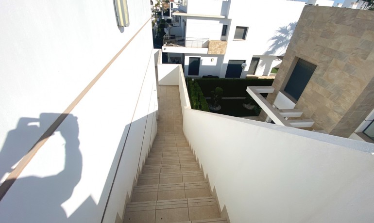 Herverkoop - Villa -
Cuidad Quesada* - Doña Pepa