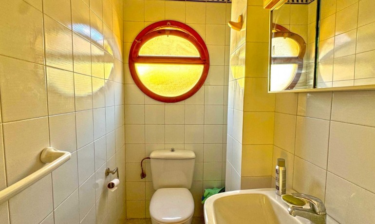 Venta - Apartamento / piso -
Torrevieja