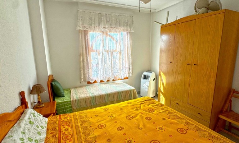 Venta - Apartamento / piso -
Torrevieja