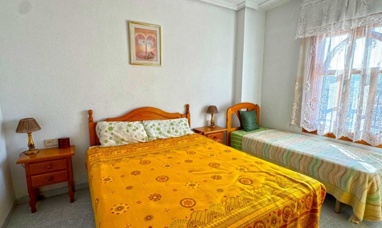 Venta - Apartamento / piso -
Torrevieja