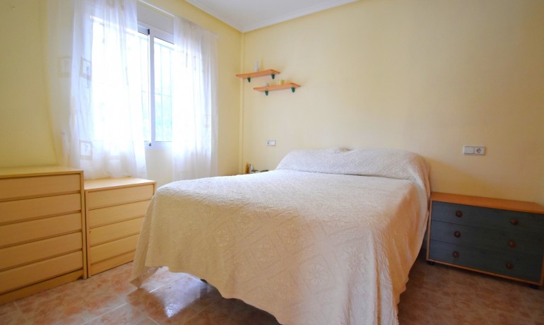 Herverkoop - Huis -
Orihuela Costa* - Playa Flamenca