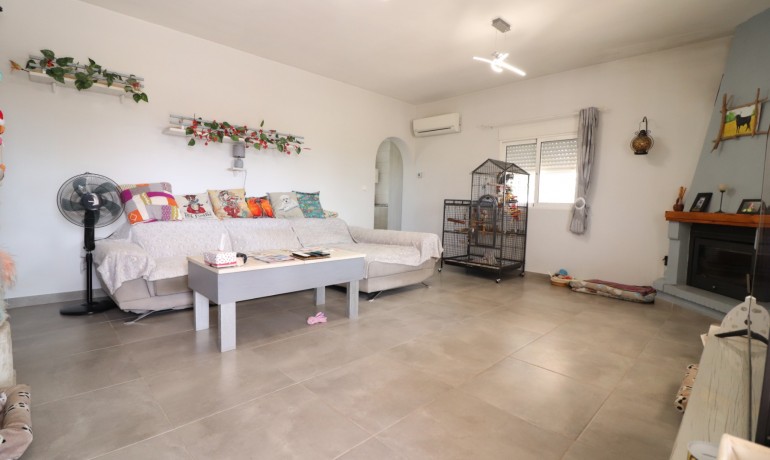 Herverkoop - Finca / Landgoed -
Orihuela* - La Campaneta