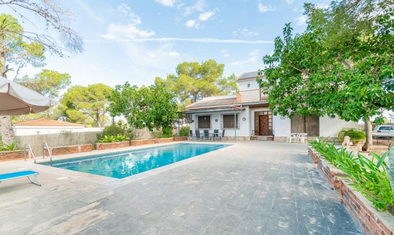 Herverkoop - Huis -
Pilar de la Horadada* - Pinar de Campoverde