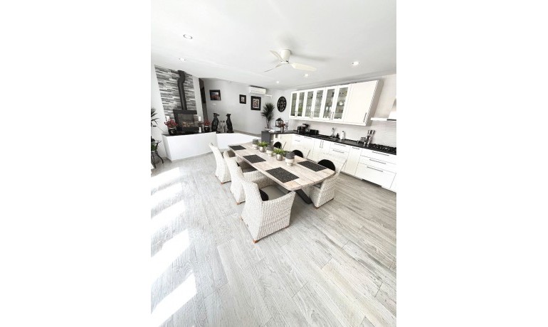 Herverkoop - Villa -
Cuidad Quesada* - Central Quesada