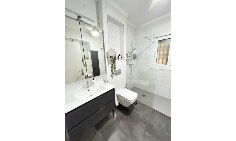 Herverkoop - Villa -
Cuidad Quesada* - Central Quesada