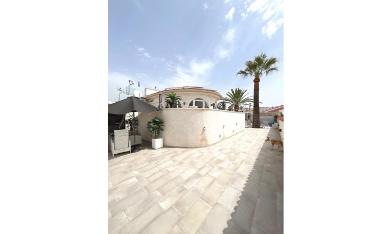 Herverkoop - Villa -
Cuidad Quesada* - Central Quesada