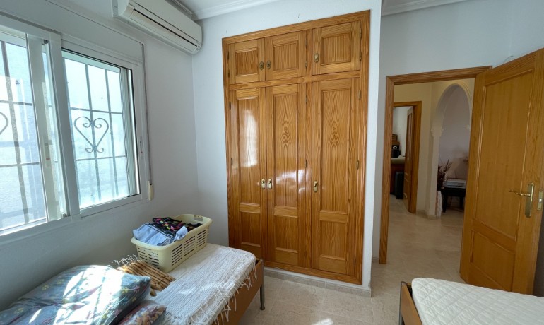 Herverkoop - Villa -
Bigastro