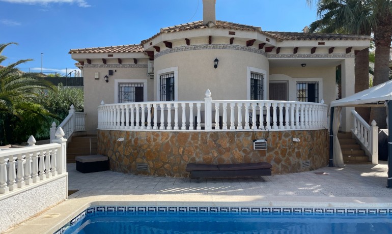 Herverkoop - Villa -
Bigastro