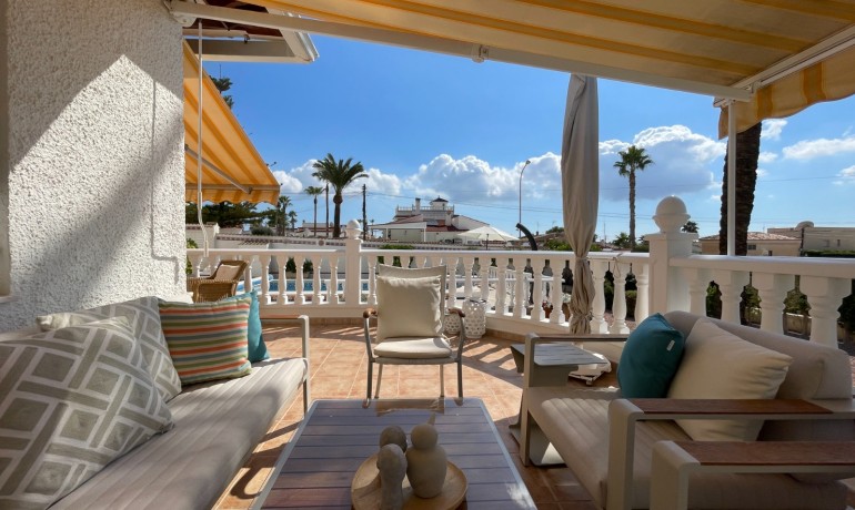 Herverkoop - Villa -
Cuidad Quesada* - Rojales